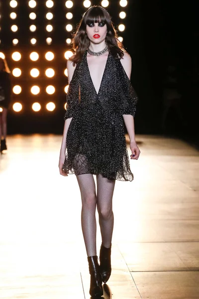 Look 49